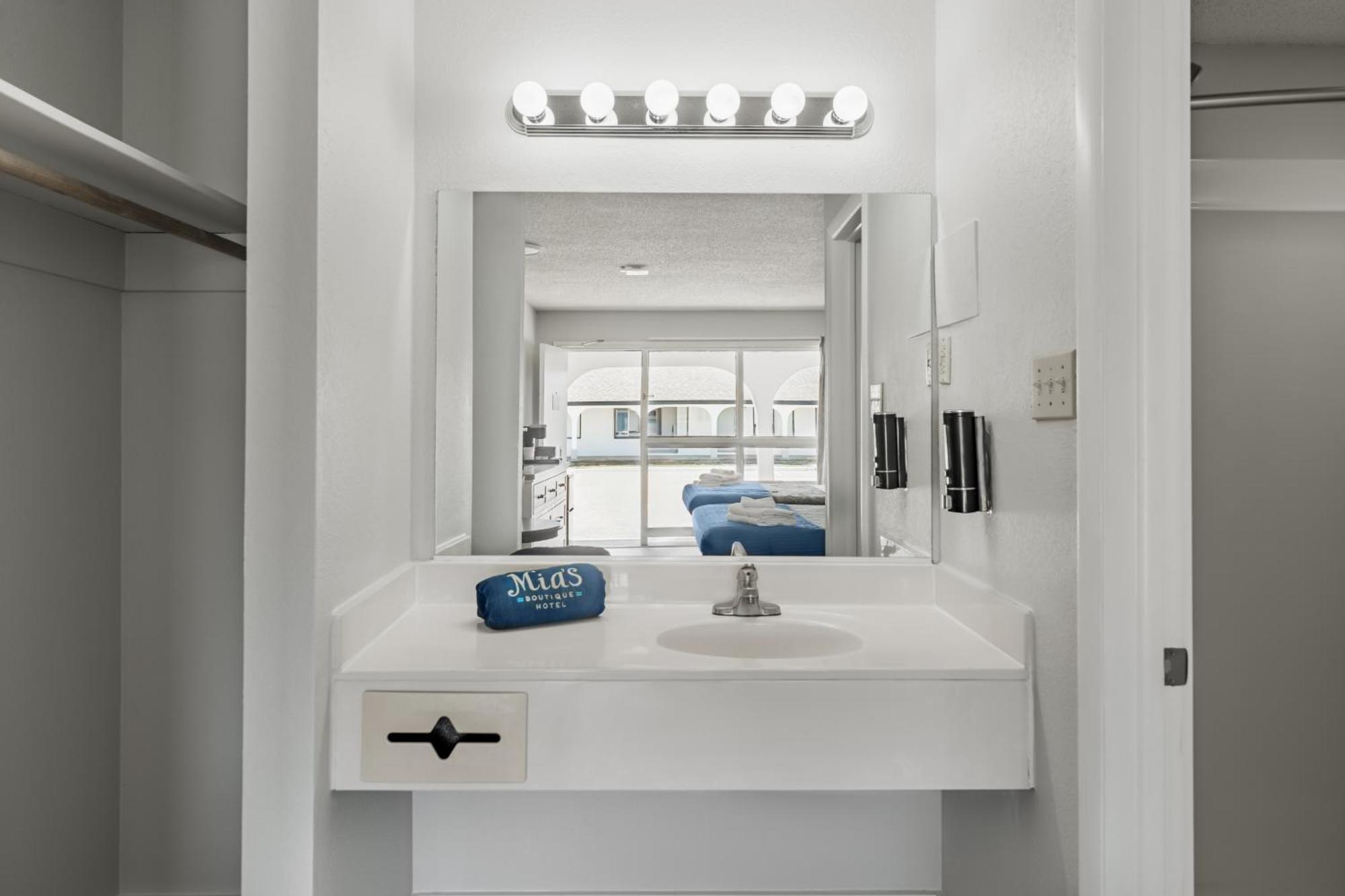 Mia'S Boutique Hotel 纳格斯黑德 外观 照片